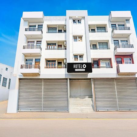 Hasanganj Super Hotel O Jankipuram Near Sahara State Formerly Basera Homes מראה חיצוני תמונה