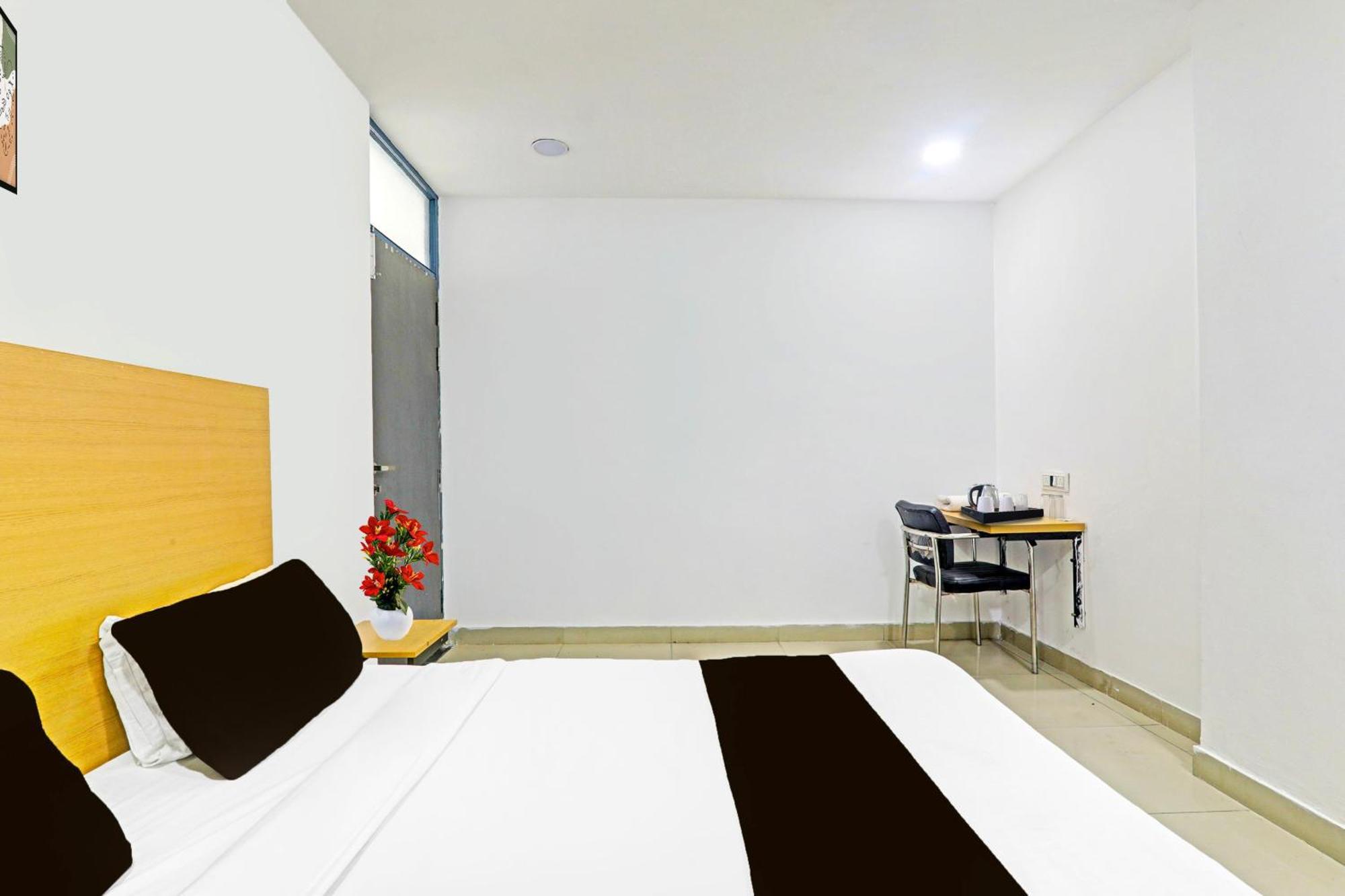 Hasanganj Super Hotel O Jankipuram Near Sahara State Formerly Basera Homes מראה חיצוני תמונה